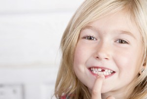  girl missing tooth